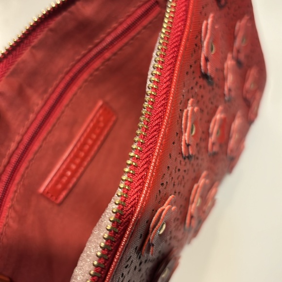 ❤️❤️❤️NWT ROSE PETAL RED CLUTCH👜 - Picture 3 of 3